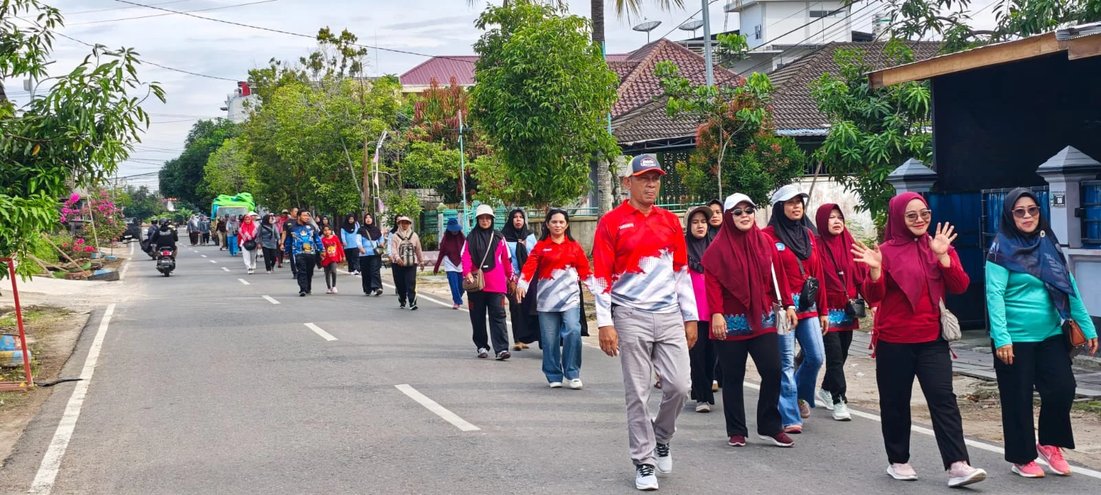 Kegiatan jalan santai dalam rangka HUT ke-21 Kelurahan Gayam, Kecamatan Tanjung Redeb. (IST)