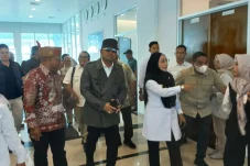 Jelang Puncak Harganas ke-33 Kaltim, Bupati Berau Sambut Kedatangan Gubernur Harum di Bandara Kalimarau