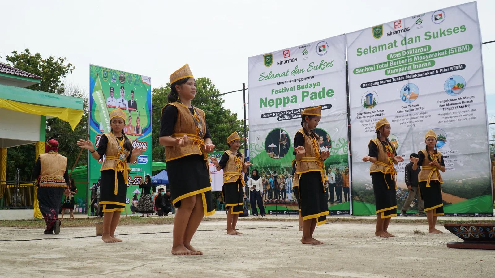 Festival Neppa Pade Semarakkan HUT ke-258 Kampung Inaran, PT Berau Coal Dukung Pelestarian Budaya dan Sukseskan STBM Pertama di Berau
