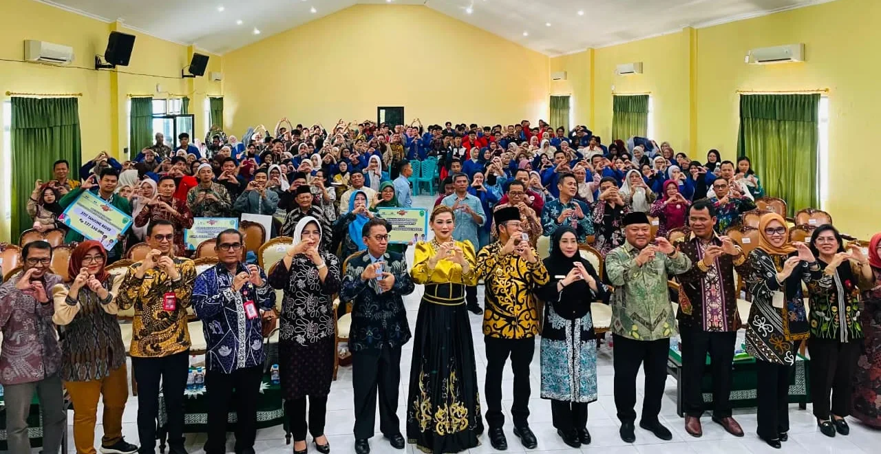 1.040 Mahasiswa Terima Bantuan Gratispol, Ribuan Guru dan Penjaga Rumah Ibadah Juga Dapat Insentif