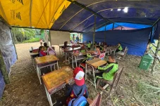 Alhamdulillah! Persoalan SDN 001 Filial Birang Temui Titik Terang, TRH Siap Bangun 7 Ruang Kelas Baru