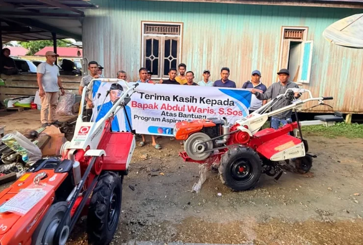 Di Tengah Efisiensi Anggaran, Abdul Waris Salurkan Bantuan Kultivator untuk Petani Suka Murya