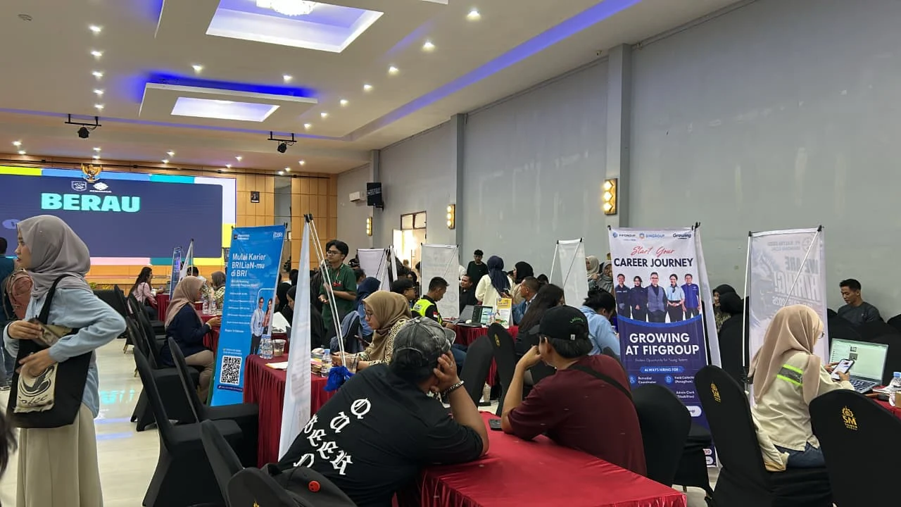 Suasana hari pertama Berau Job Fair di Ballroom SM Tower Hotel, Rabu (29/7/2026). (ADRIKNI/BT)
