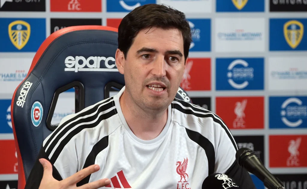 Pelatih Liverpool Andoni Iraola (X/@LFC)
