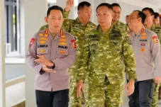 Safari Kapolri Bertemu Panglima, Bahas Prajurit TNI Jaga Rumah Eks Jampidsus?