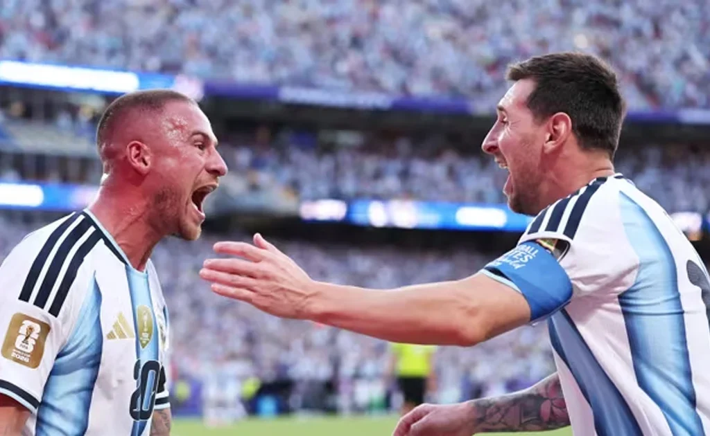 Selebrasi gol Alexis Mac Allister di laga Argentina vs Swiss (fifa.com)