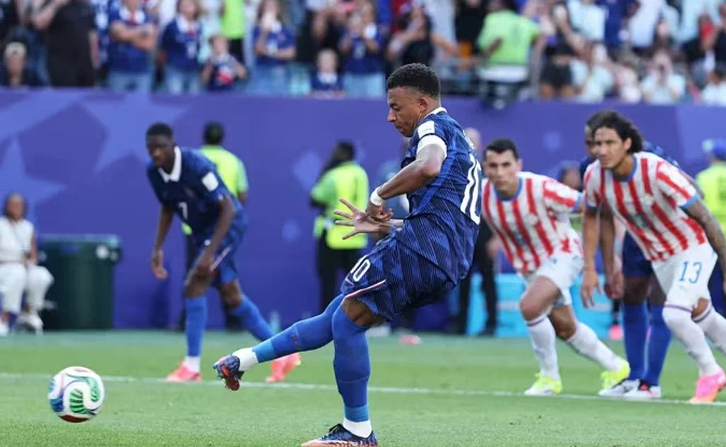 Penalti Kylian Mbappe di Babak 16 besar Piala Dunia Paraguay vs Perancis (fifa.com)