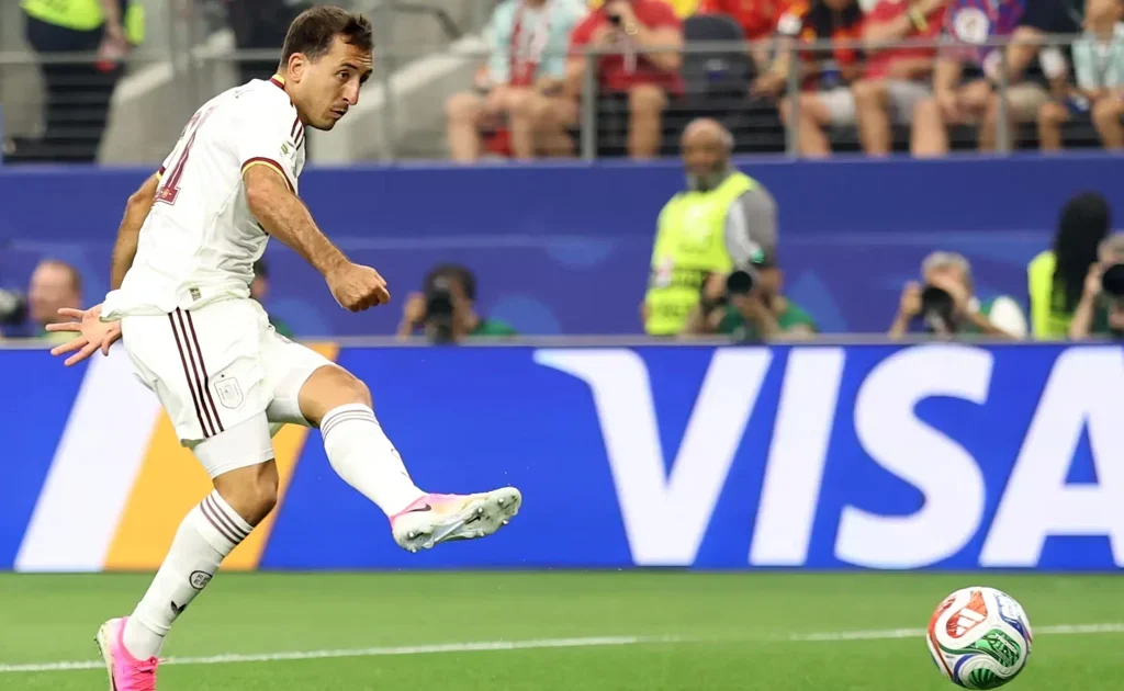 Mikel Oyarzabal di laga Piala Dunia Portugal vs Spanyol (fifa.com)