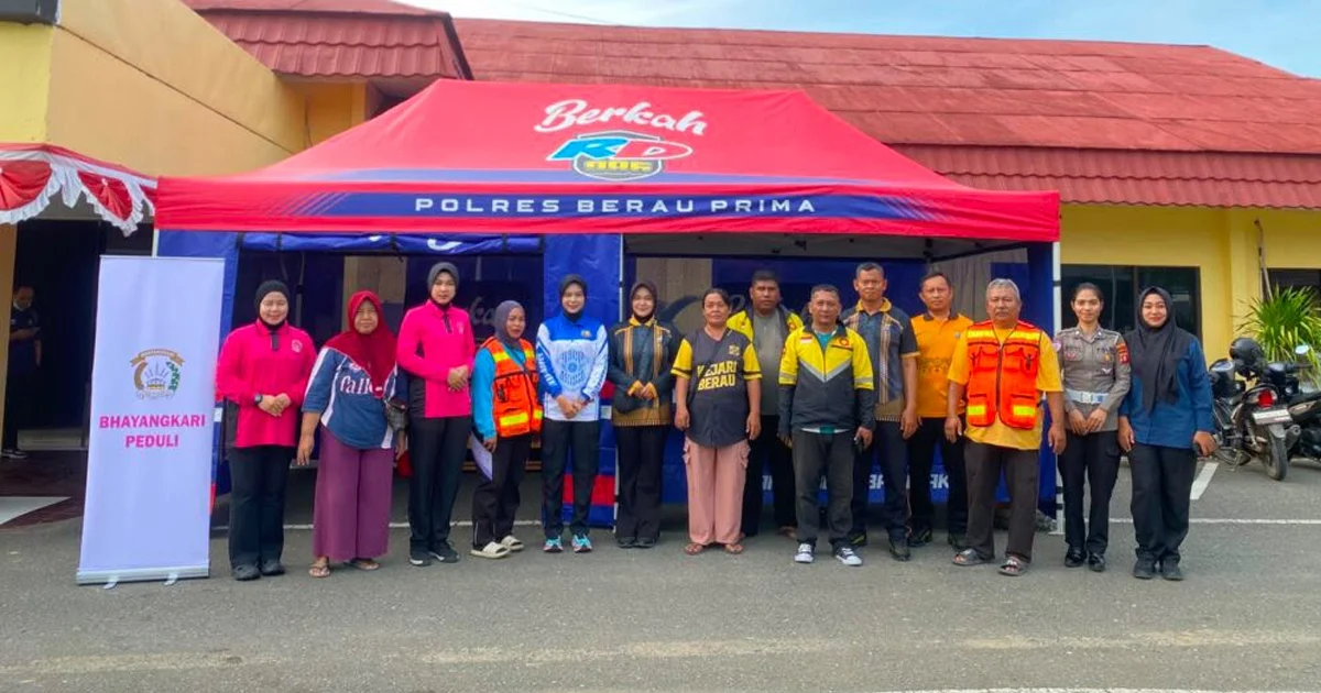 Warung Berkah Polres Berau, Bagikan Ratusan Porsi Makanan dan Layanan Kesehatan Gratis untuk Warga