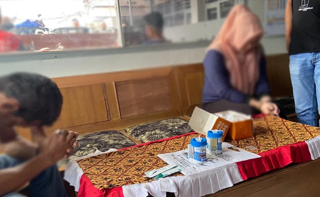 DM dan LH diamankan petugas karena penyelundupan sabu di Rutan Kelas IIB Tanjung Redeb, Rabu (8/7/2026).