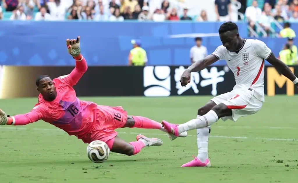 Bukayo Saka di laga peringkat ketiga Piala Dunia 2026 Perancis vs Inggris (fifa.com)
