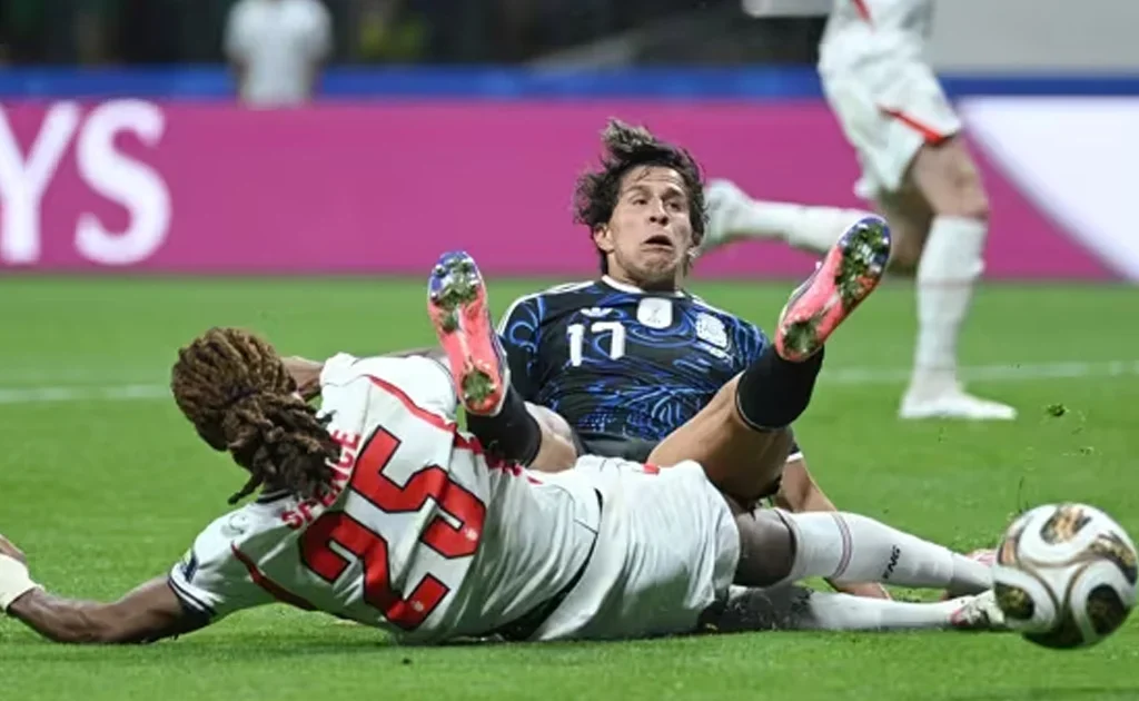 Pemain Argentina Giuliano Simeone di laga semifinal Piala Dunia melawan Inggris (fifa.com)