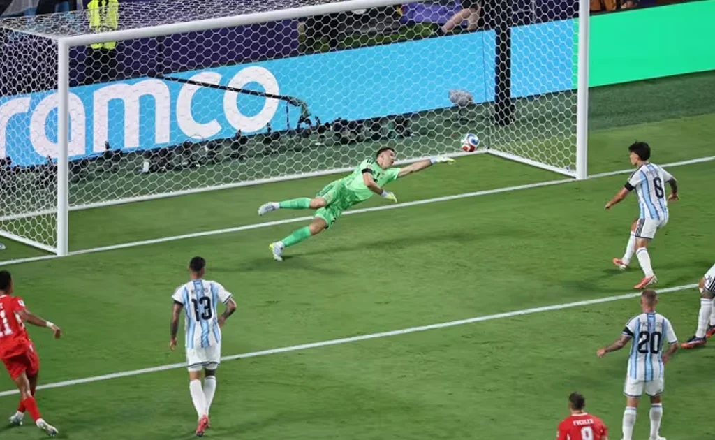 Proses gol Dan Ndoye di laga perempat final Piala Dunia Argentina vs Swiss (fifa.com)