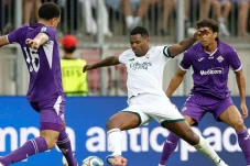 Dumfries dan Trent Saling Rebut Perhatian Mourinho di Real Madrid