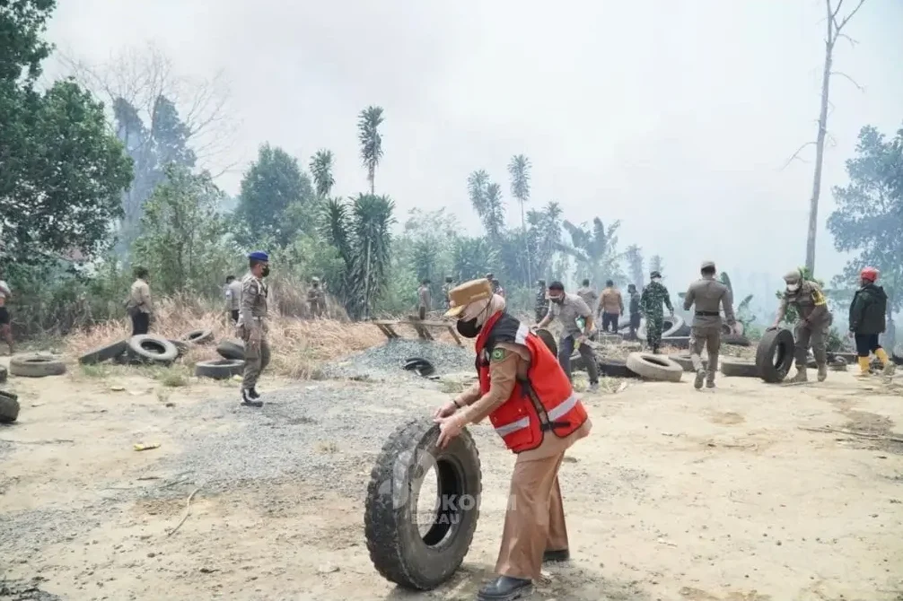 Turun Langsung ke Labanan, Sri Juniarsih Minta Karhutla Berau Ditangani Tanpa Tunggu Api Membesar