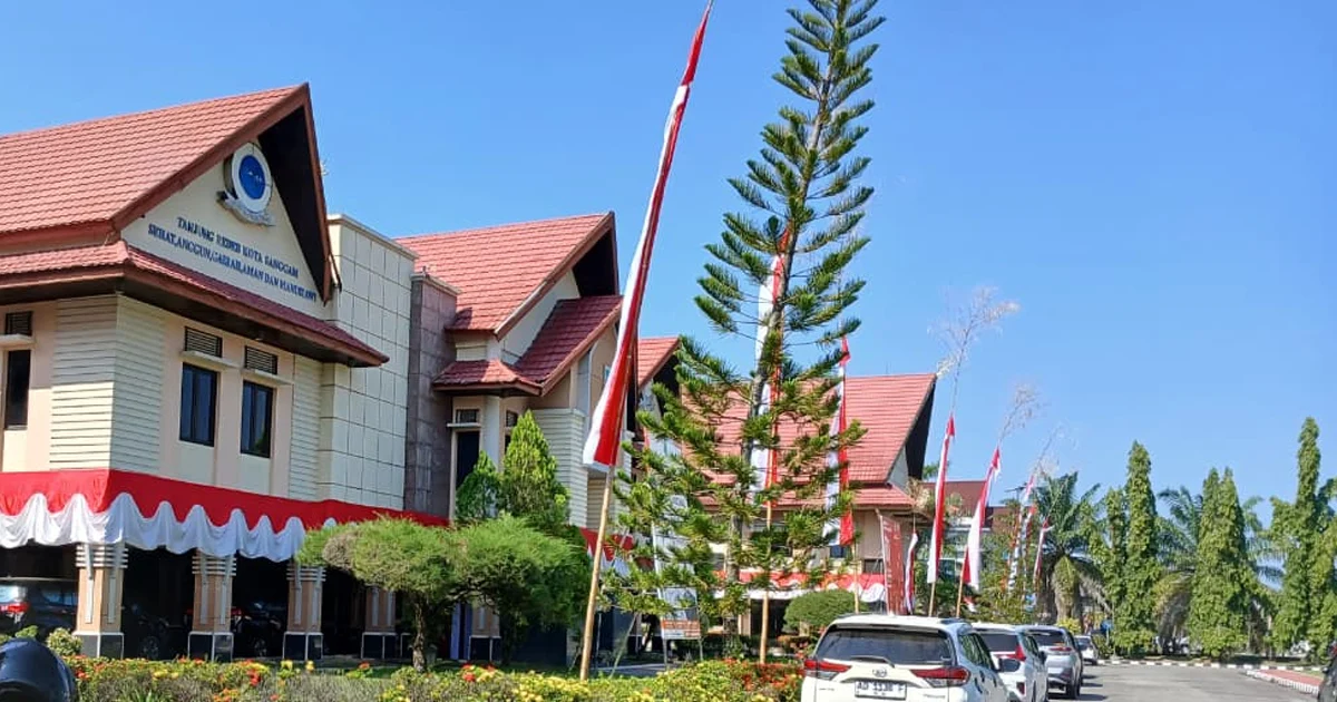 Rayakan HUT RI, Pemkab Berau Ajak Masyarakat Pasang Bendera – Gotong Royong Bersihkan Lingkungan