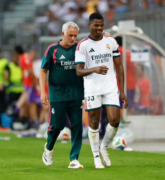 Denzel Dumfries Jose Mourinho