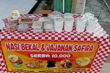 Berawal dari Pempek, Ratna Wati Sukses Kembangkan UMKM Nasi Bekal dan Jajanan Safira