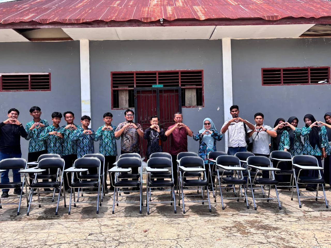 Dukung Lahirnya SDM Pariwisata Unggul, Berau Coal dan KDC Perkuat Ruang Praktik SMK Ma’arif NU Berau 