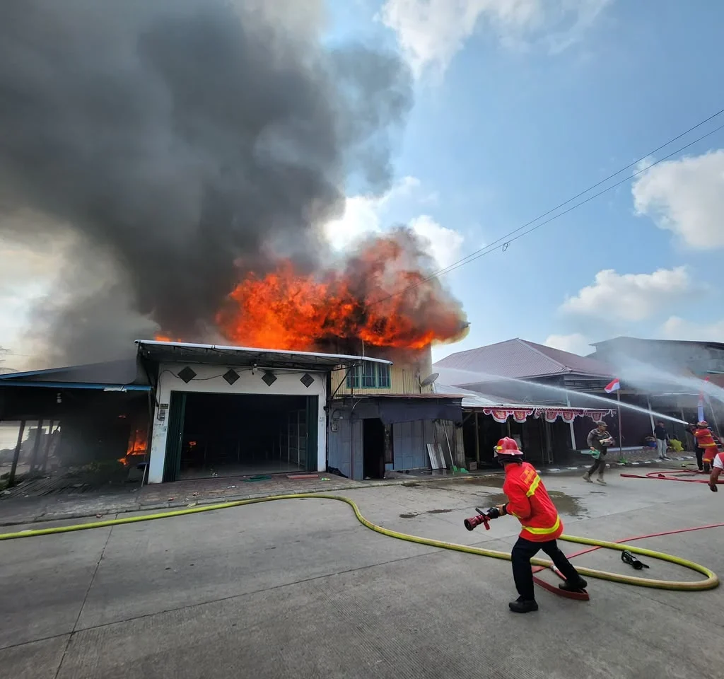 Kebakaran yang terjadi di Jalan Milono, Tanjung Redeb, Kamis (6/8/2026).