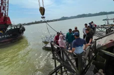 Tinjau Kerusakan Dermaga dan Turap Jalan Ahmad Yani, Sri Juniarsih Tak Mau Cuma Perbaikan Tambal Sulam