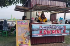 Niat Awal Bantu Ekonomi Keluarga, Pempek Cik Reni Mampu Bertahan hingga Satu Dekade
