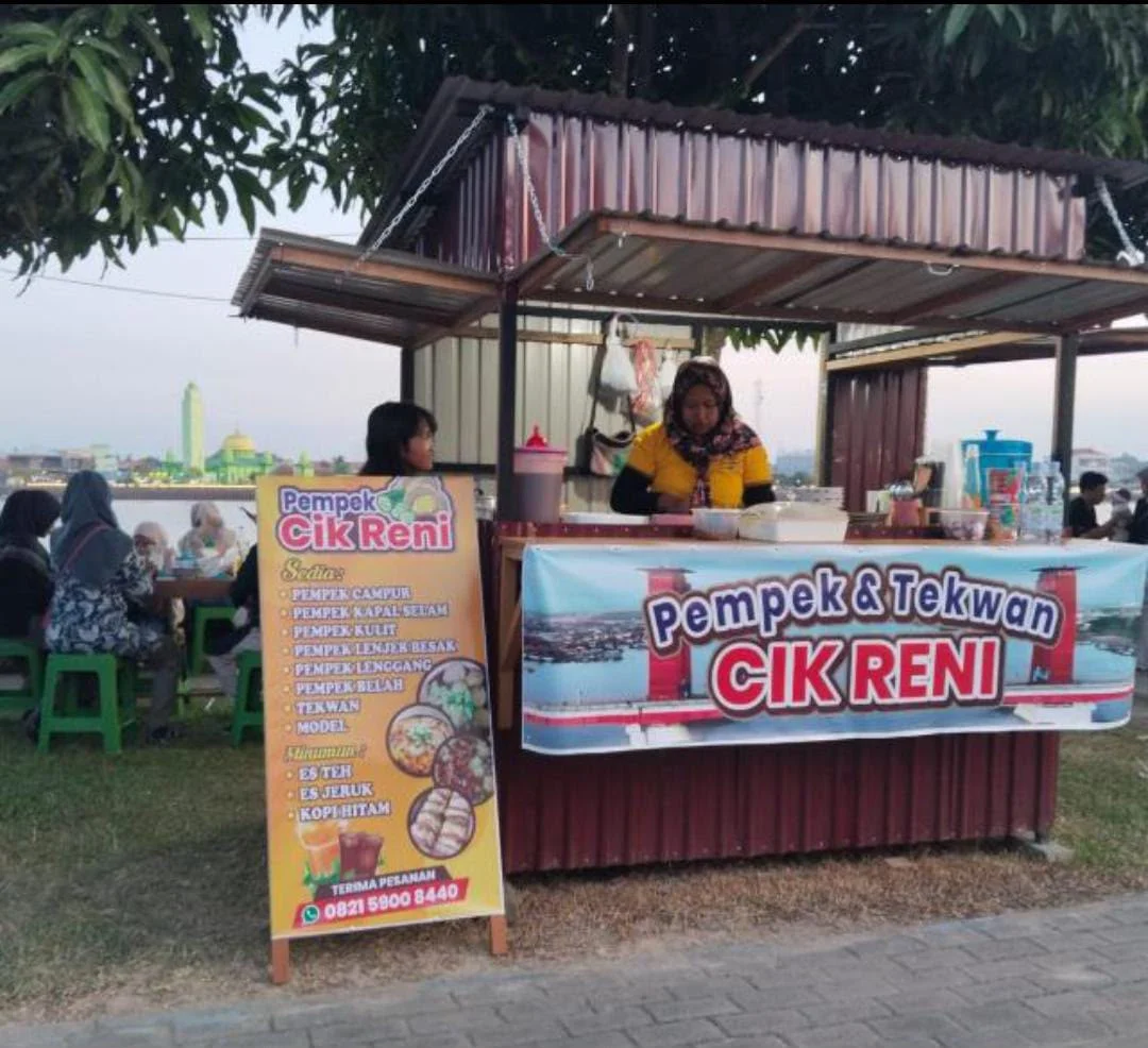 Niat Awal Bantu Ekonomi Keluarga, Pempek Cik Reni Mampu Bertahan hingga Satu Dekade