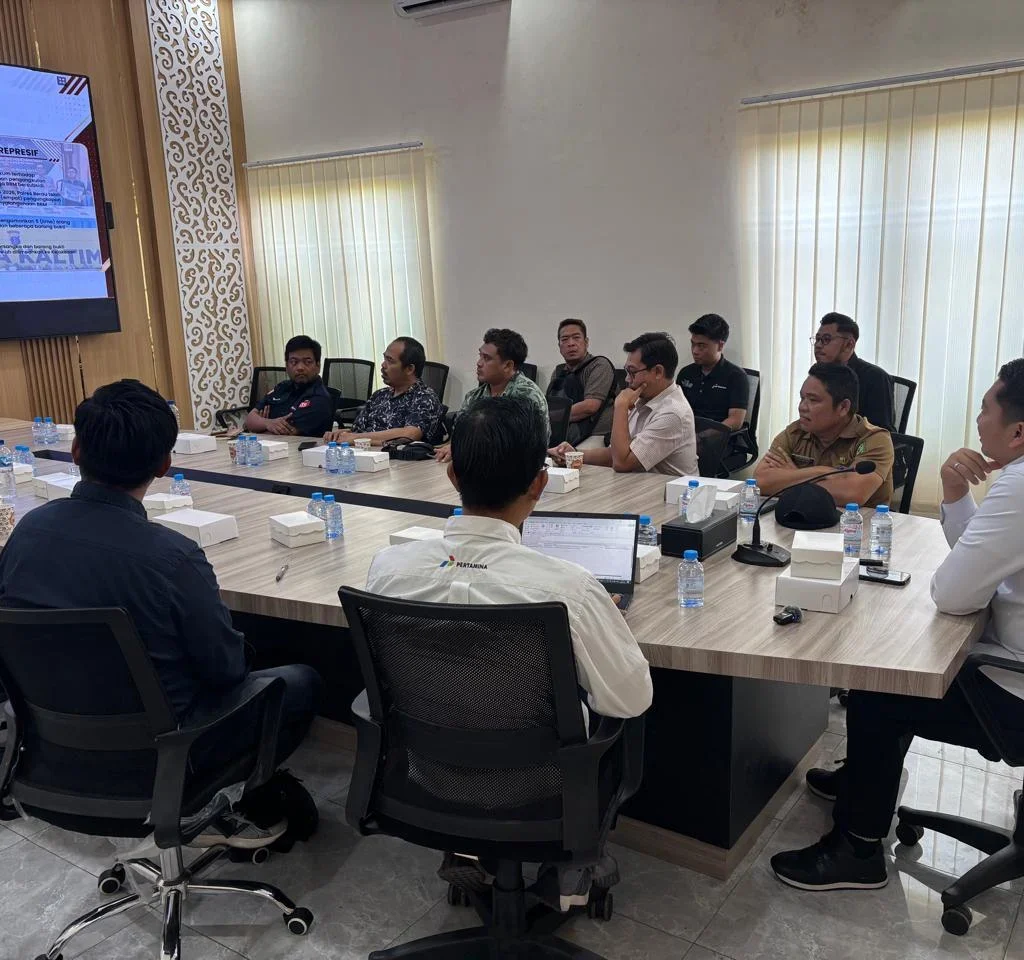 Rapat Koordinasi antara Satreskrim Polres Berau, manajemen Pertamina dan pengelola SPBU, Senin (10/8/7/2026).