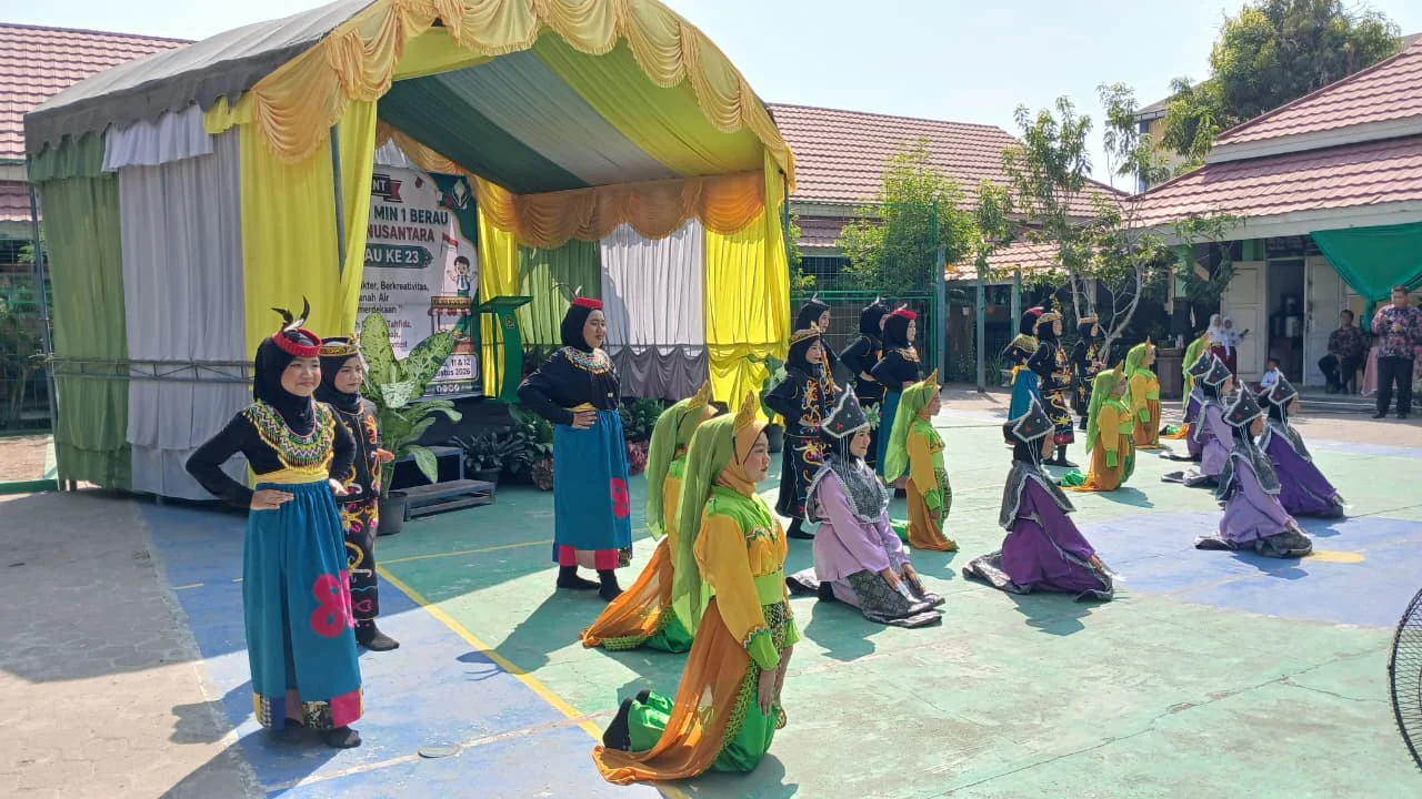 Milad Ke-23 MIN 1 Berau, Cetak Generasi Islami dan Bebas Gadget