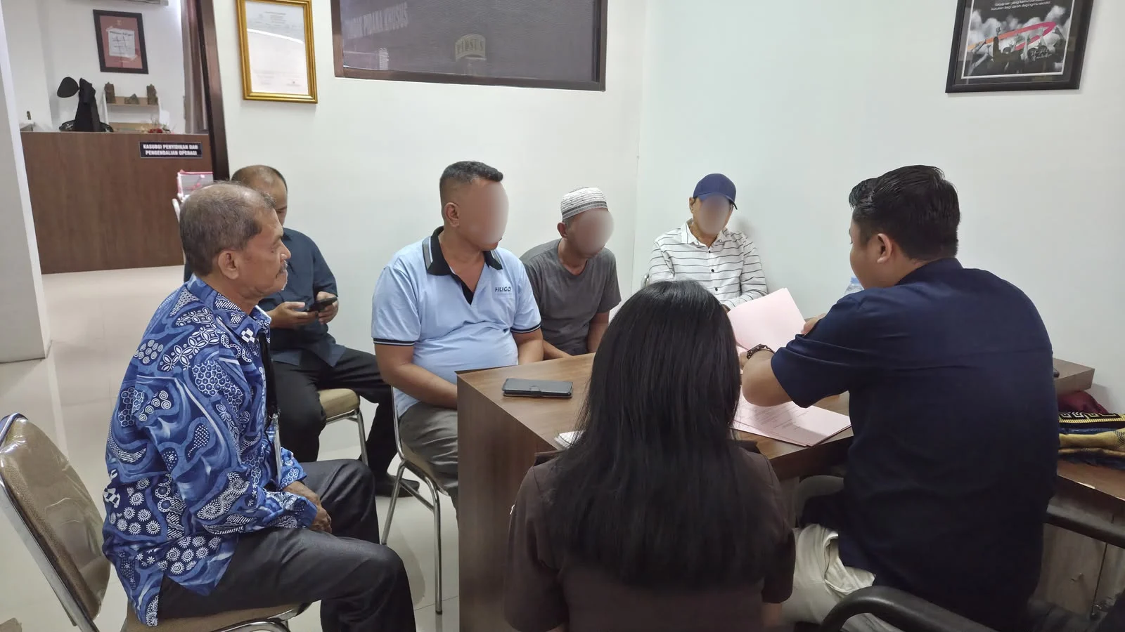 3 Tersangka Korupsi JUT Teluk Sumbang Diserahkan ke Kejaksaan, 2 Langsung Ditahan