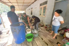 Sungai dan Parit Mengering, 1.000 Jiwa Warga Gunung Tabur Terancam Krisis Air Bersih