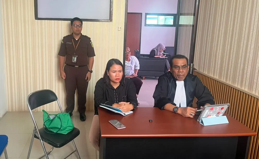 Terdakwa AW dan Vani saat mengikuti persidangan secara virtual beberapa waktu lalu.