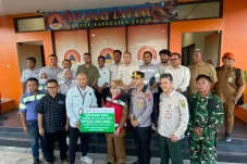 Ringankan Beban Penanganan Karhutla, Berau Coal dan Mitra Kerja Serahkan Bantuan Rp120 Juta 
