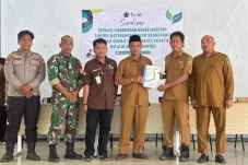 KKN Kayu Indah dan DLHK Berau Edukasi Warga Kelola Sampah Rumah Tangga lewat Biopori