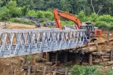 Kucurkan Rp20,4 Miliar, DPUPR Berau Kebut Perbaikan Jalan dan Jembatan di Pedalaman Kelay
