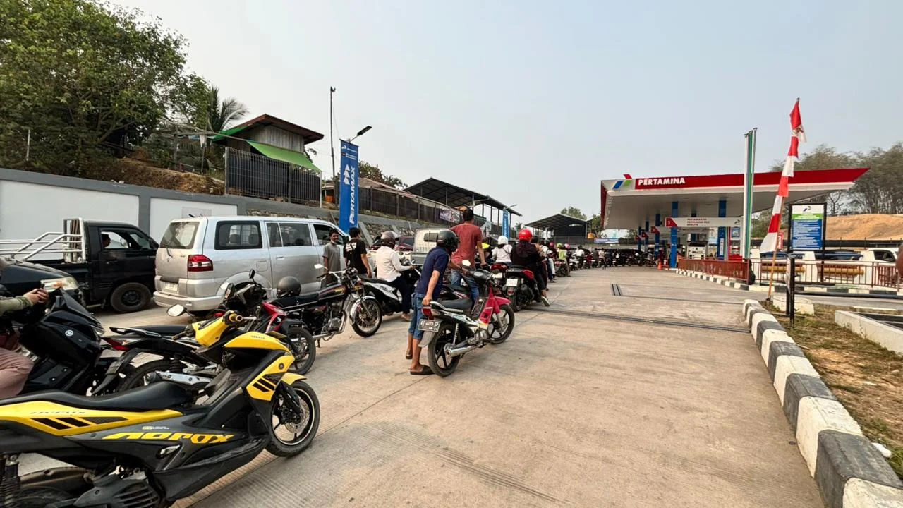 Kapal BBM Akhirnya Sandar, Pertamina Kebut Distribusi Pertalite ke 6 SPBU Perkotaan di Berau