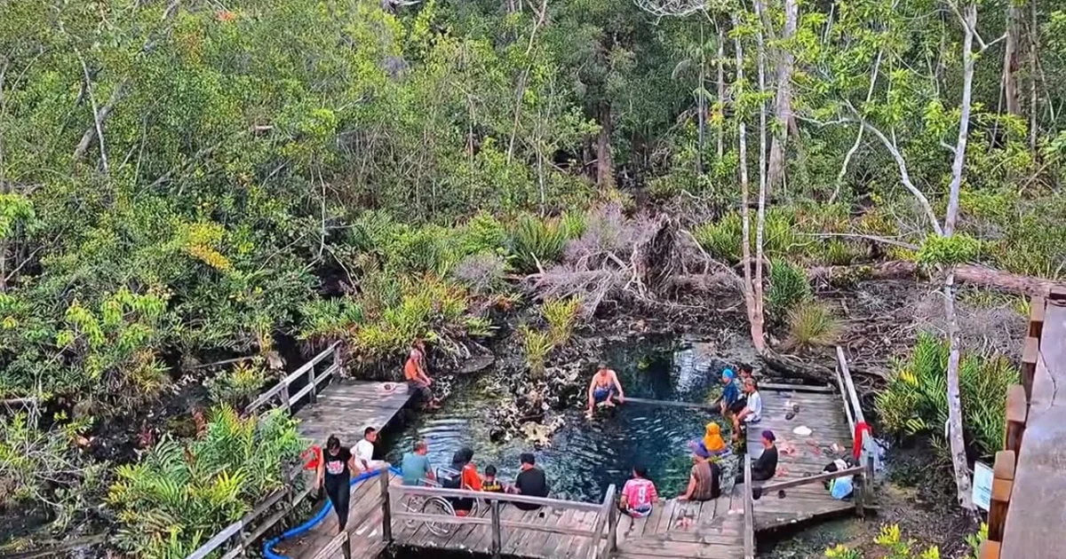 Rekomendasi Wisata Berau: Air Panas Asin Pemapak Keajaiban Alam Unik Penuh Khasiat