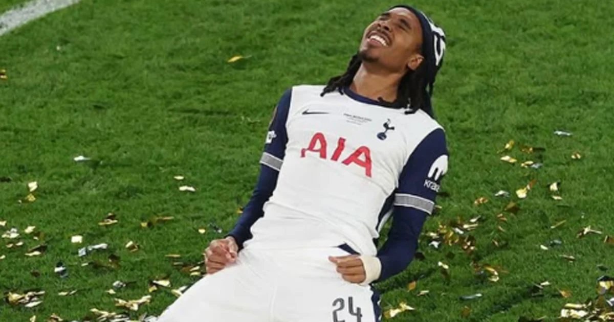 Demi Cody Gakpo, Tottenham Hotspur Rela Lepas Djed Spence ke Liverpool?