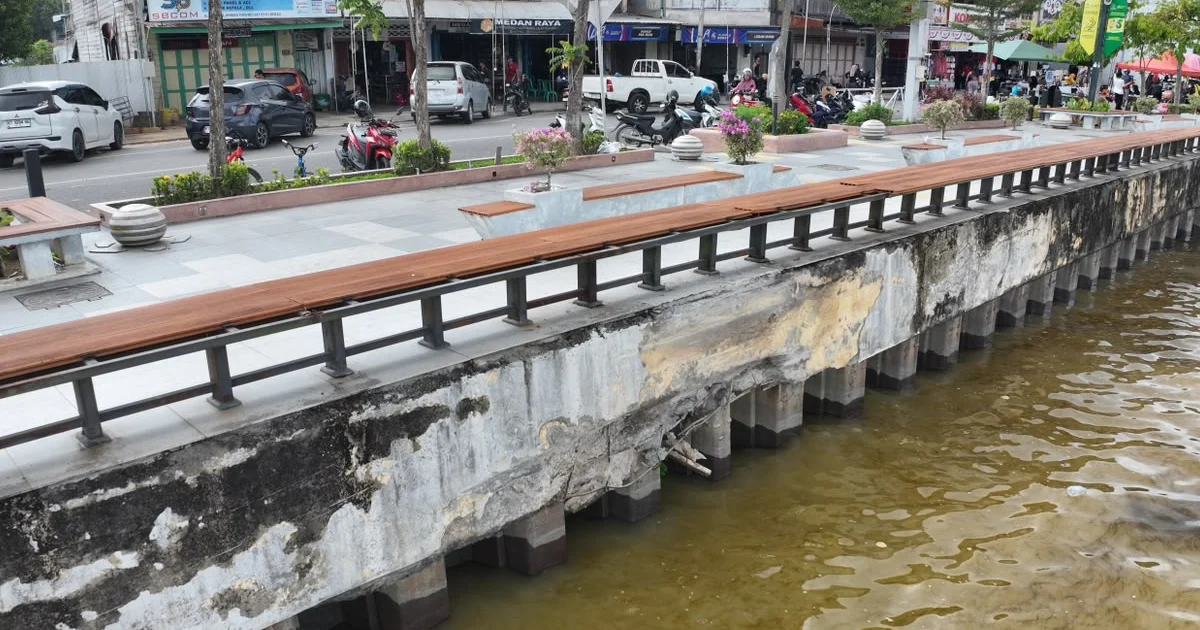 DPUPR Berau Ungkap Turap Tepian Ahmad Yani Disenggol Kapal Kargo Bukan Insiden Pertama
