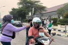 Kabut Asap Karhutla Landa Berau, Ini Tips Pulih dari ISPA