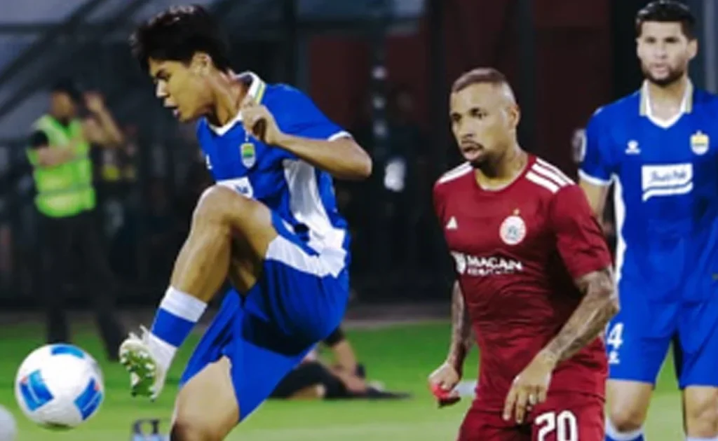 Laga semifinal Piala Presiden Persib Bandung vs Persija Jakarta (Instagram/@persib)