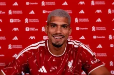Ada Saran Darwin Nunez Dibalik Kepindahan Ronald Araujo ke Liverpool