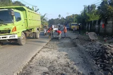 Jalan HARM Ayoeb yang Berlubang Mulai Ditangani, BPJN Kaltim Tambal Sulam Pakai Semenisasi