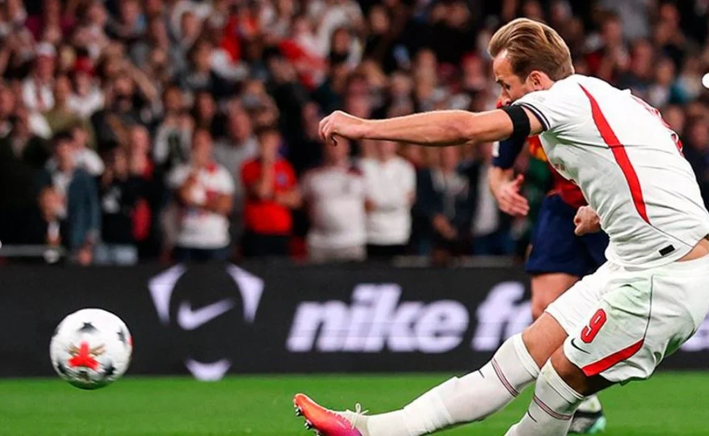 Aksi Harry Kane, saat melawan Ceko di UEFA Nations League. (x/@FOX)