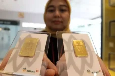 Cek Harga Emas di Berau Hari Ini! Antam Anjlok Rp15.000 Per Gram, Galeri 24 Naik Segini
