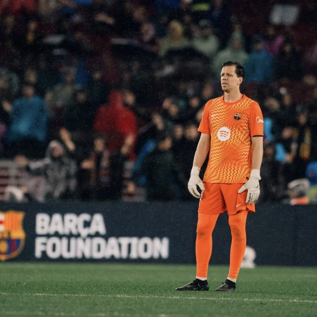 Penampilan kiper Barcelona Wojciech Szczesny vs Racing Santander. (x/@FCBInformatiu)