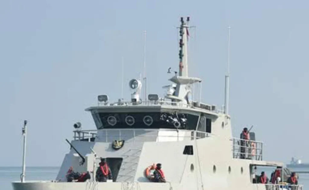 KRI milik TNI AL dikerahkan dalam proses pencarian 5 jurnalis hilang kontak (Instagram/@tni_angkatan_laut)
