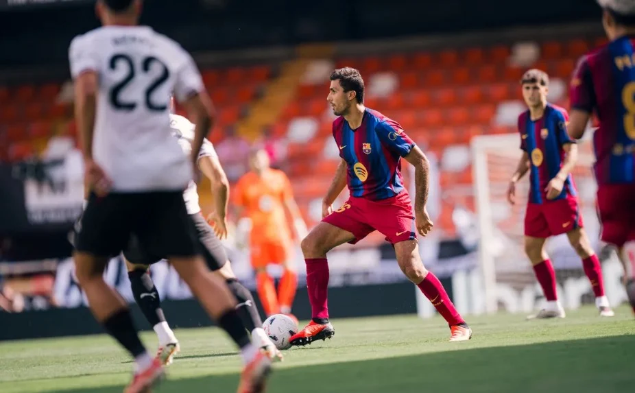 Rodri Rebut Hati Para Fans Barcelona