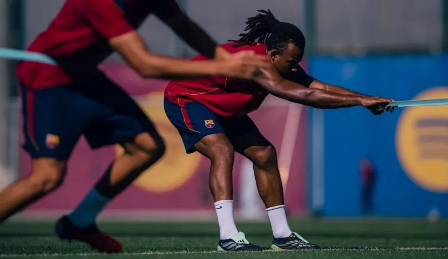 Skuad Bercelona latihan jelang laga vs Racing Santander. (fcbarcelona.com)