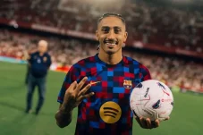 Raphinha Hatrick Lagi! Barcelona Menang Mutlak 1-3 vs Sevilla di La Liga